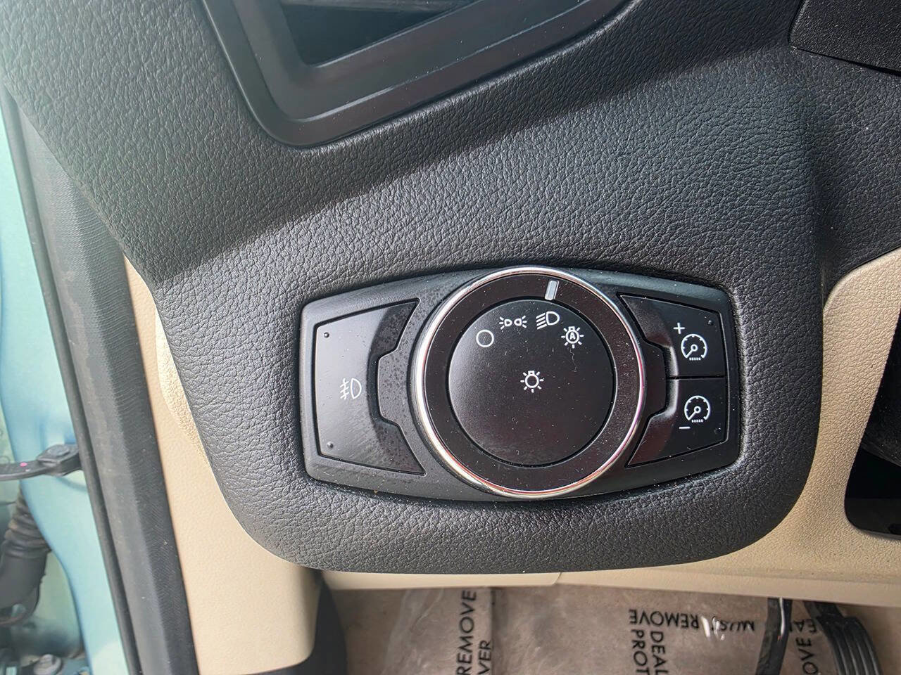 Used 2013 Ford Escape SE image 47