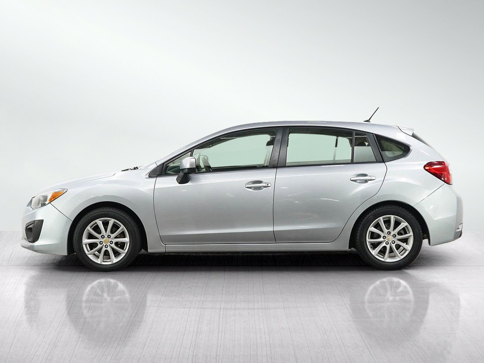 Used 2014 Subaru Impreza 2.0i Premium w/ All-Weather Package w/CVT AWD/4WD image 2