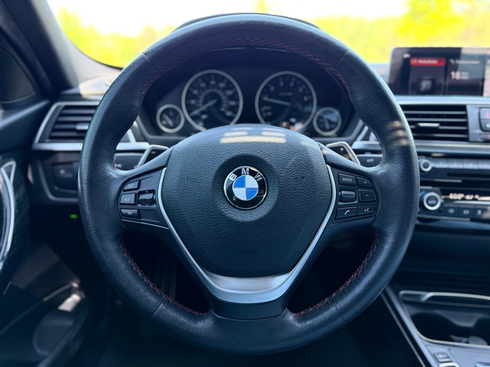 Used 2018 BMW 330i xDrive Sedan w/ Convenience Package AWD/4WD image 25