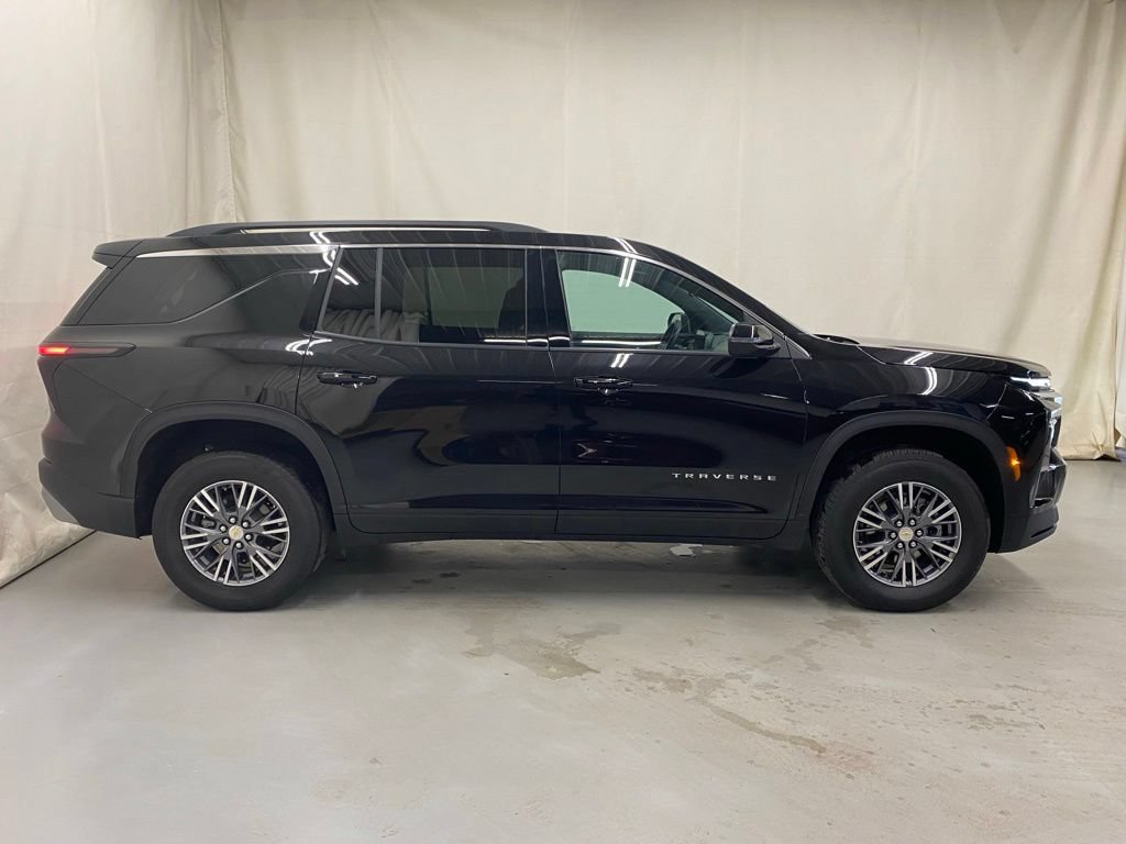 Used 2026 Chevrolet Traverse LT AWD/4WD image 9