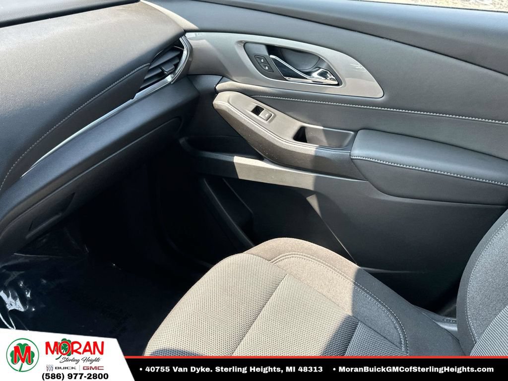 Certified 2023 Chevrolet Traverse LT FWD image 29