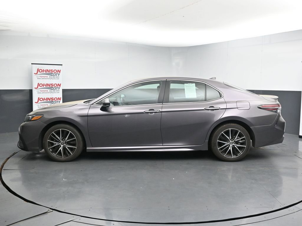 Used 2024 Toyota Camry SE FWD image 5