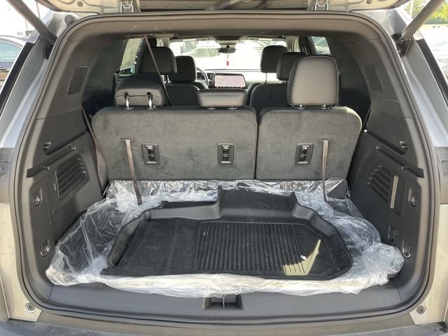 New 2026 Chevrolet Traverse LT w/ Driver Confidence Package AWD/4WD image 23
