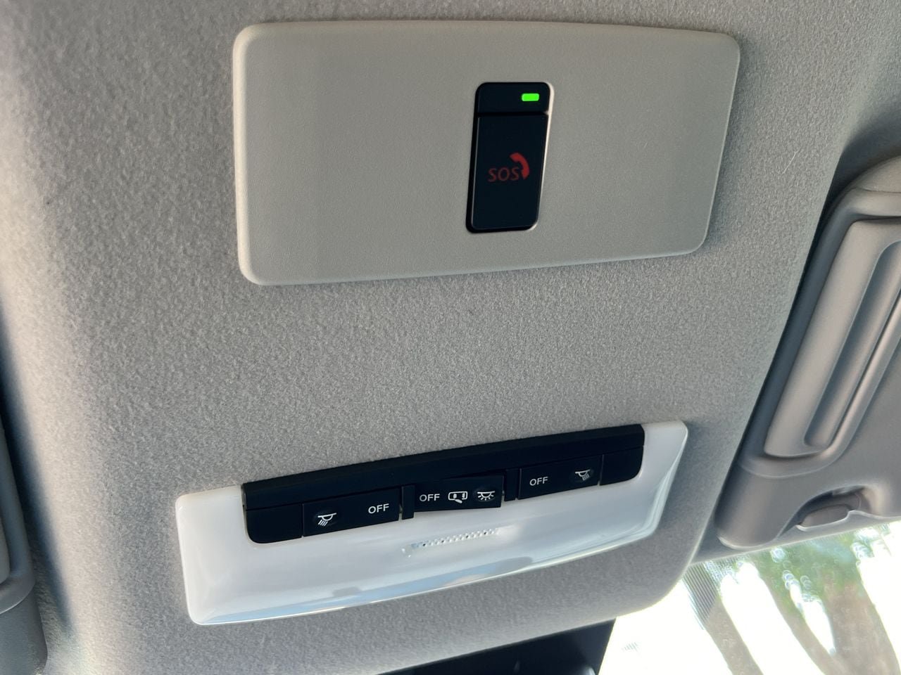 Certified 2025 Nissan Versa SR w/ Trunk Package FWD image 22
