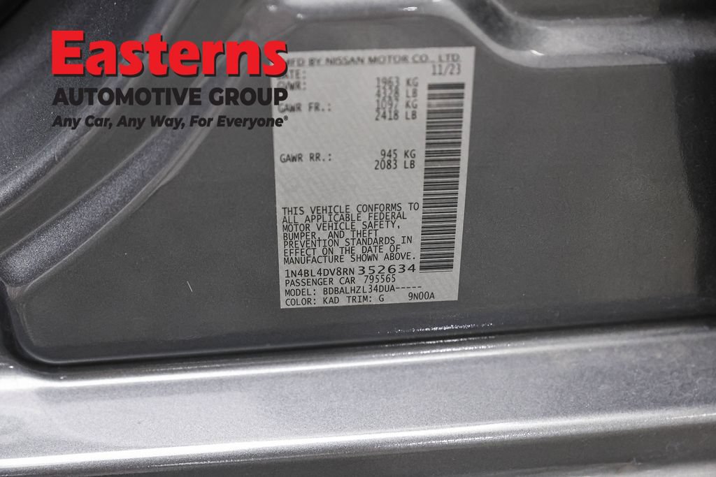 Used 2024 Nissan Altima 2.5 SV FWD image 35