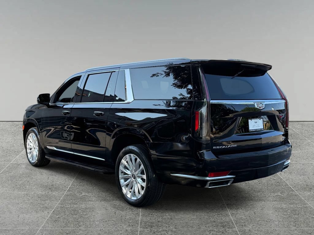 Used 2023 Cadillac Escalade ESV Luxury AWD/4WD image 12