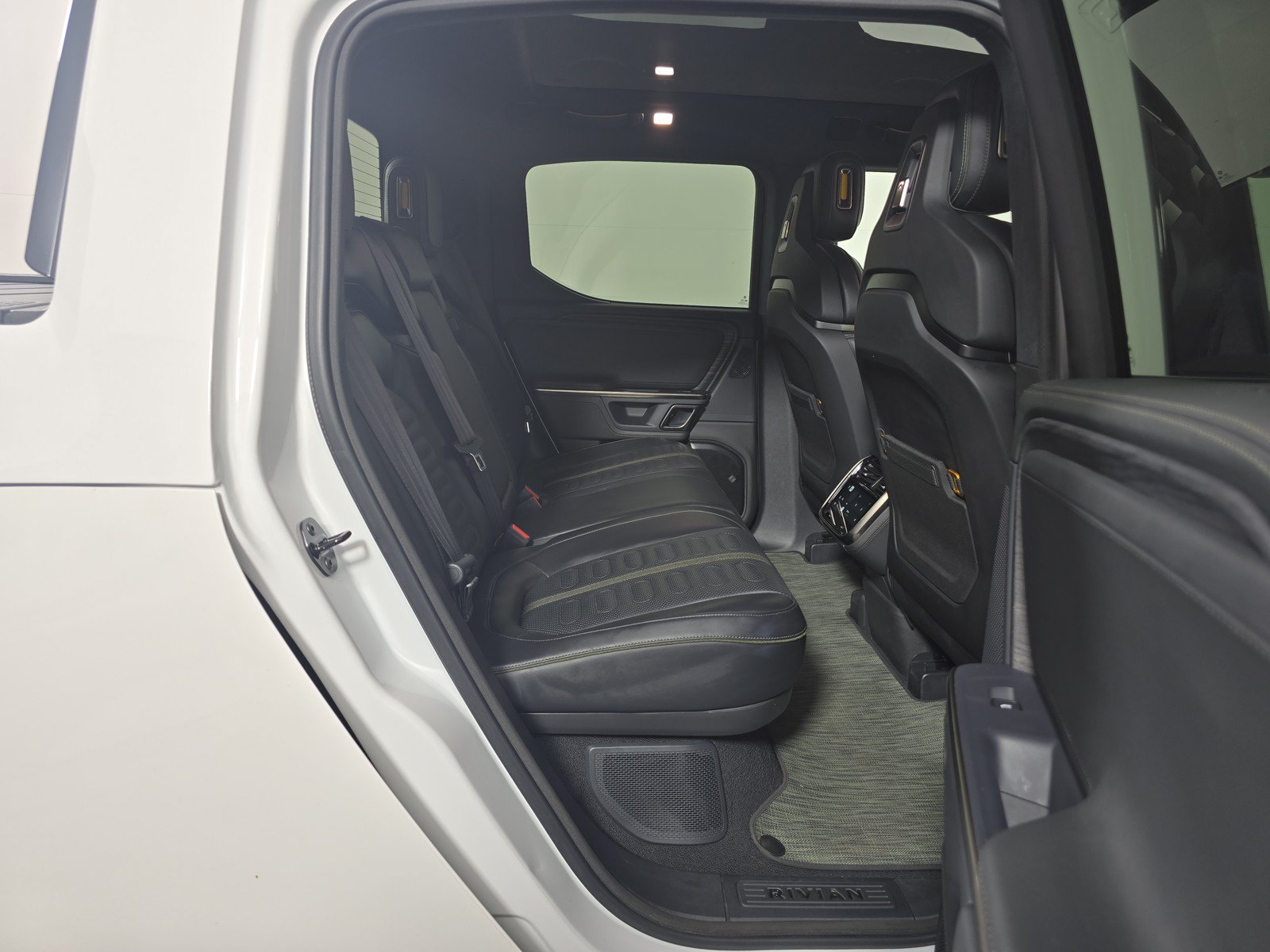 Used 2024 Rivian R1T Adventure AWD/4WD image 22