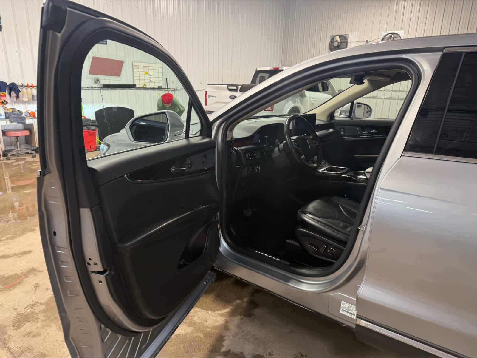 Used 2021 Lincoln Nautilus Reserve w/ Equipment Group 201A image 6