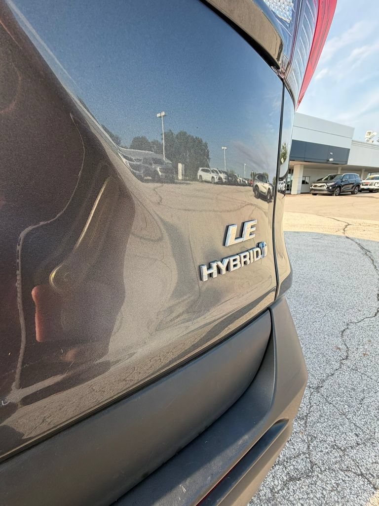 Used 2024 Toyota RAV4 LE AWD/4WD image 9