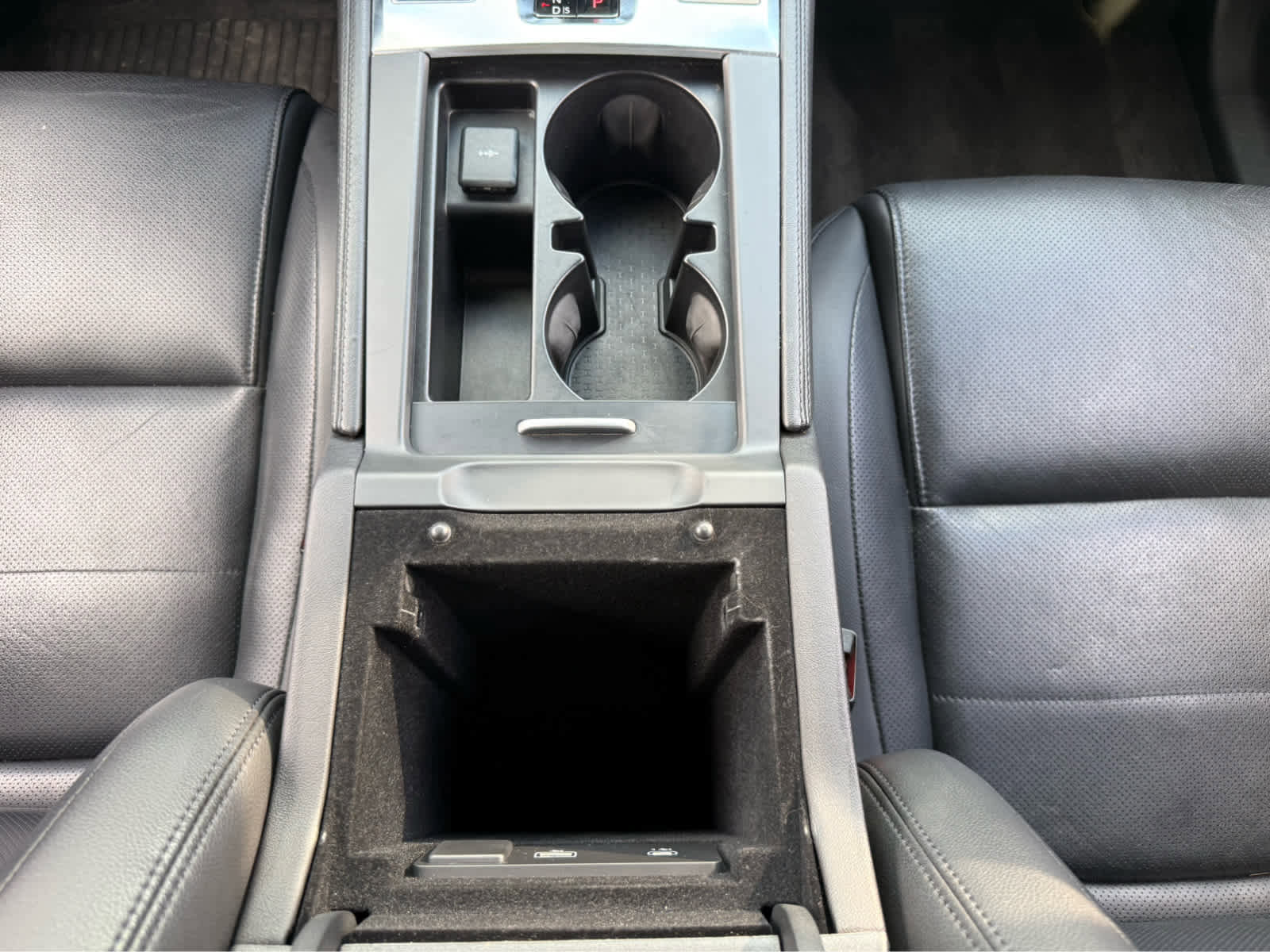 Used 2023 Jaguar F-PACE S image 32