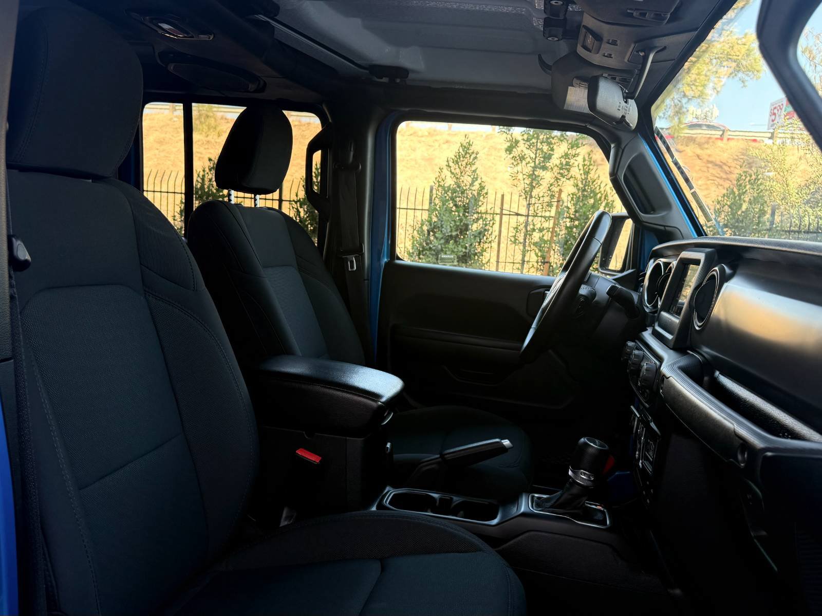 Used 2021 Jeep Gladiator Sport AWD/4WD image 23