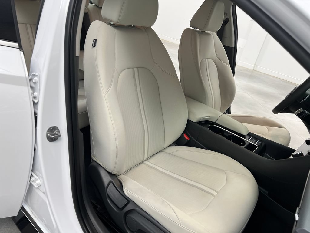 Used 2025 Hyundai Sonata SEL FWD image 25