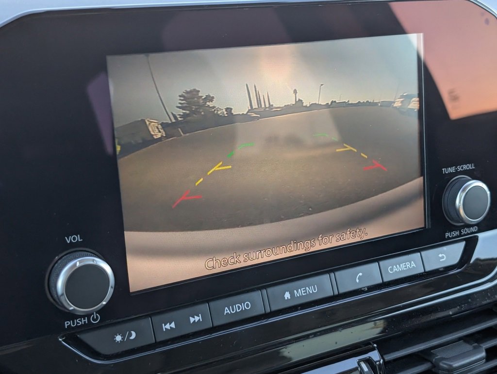 Used 2022 Nissan Pathfinder SV w/ SV Premium Package image 19