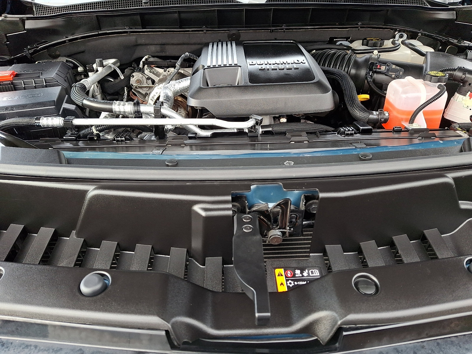 Used 2025 Chevrolet Suburban High Country image 30