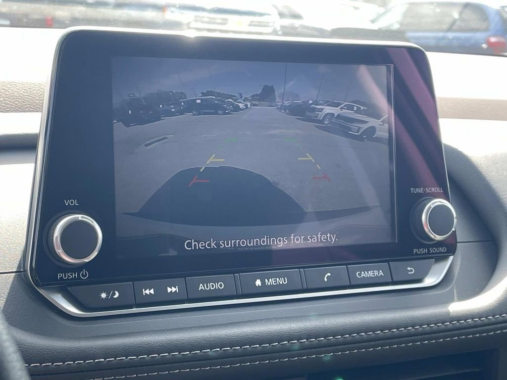 Used 2023 Nissan Rogue SV image 17
