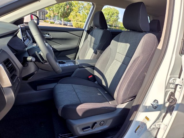 New 2026 Nissan Rogue SV FWD image 8