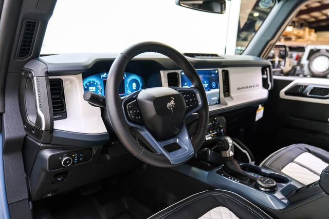 Used 2025 Ford Bronco Heritage Edition image 2