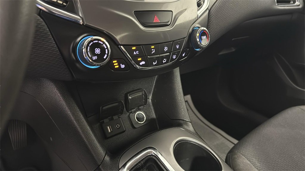 Used 2017 Chevrolet Cruze LT w/ Convenience Package image 21