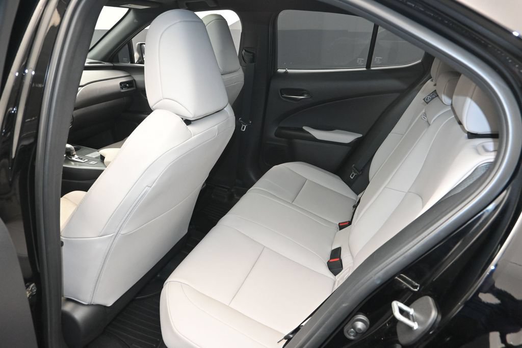 Used 2025 Lexus UX 300h FWD image 13