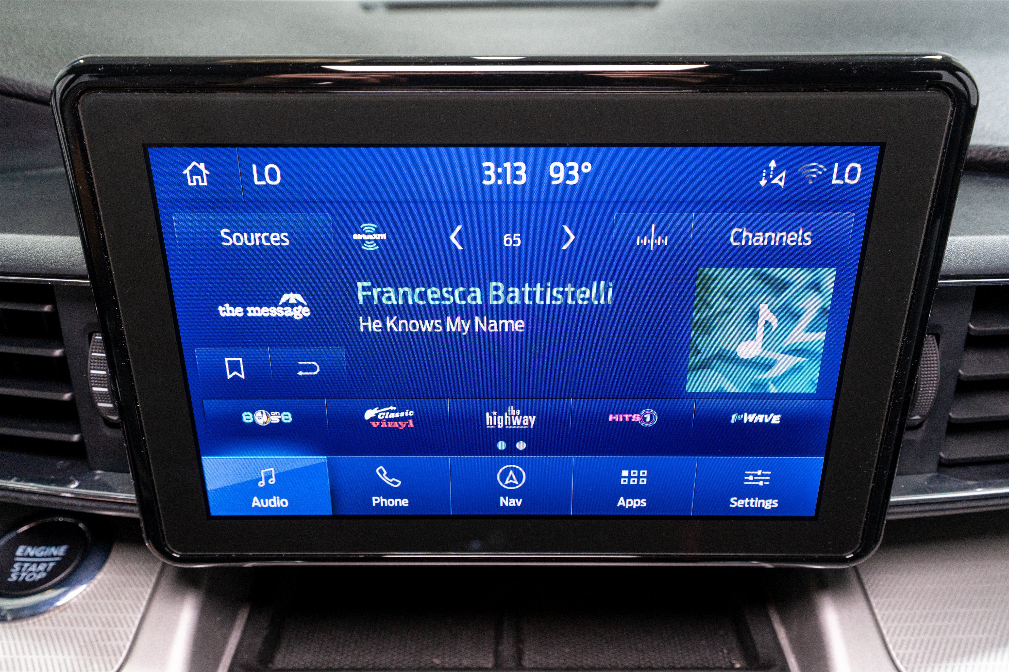 Used 2022 Ford Explorer XLT w/ Equipment Group 202A RWD image 19