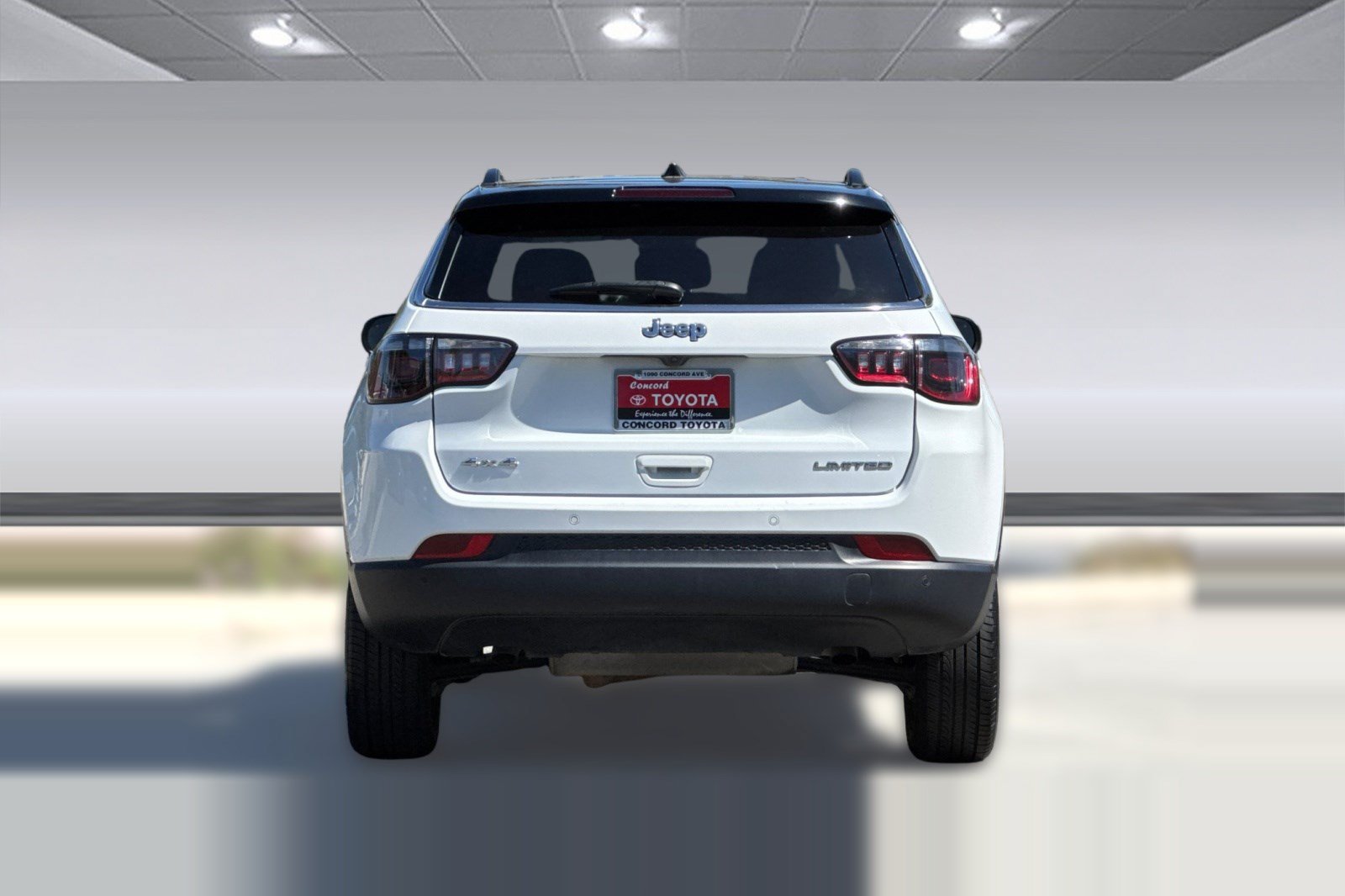 Used 2025 Jeep Compass Limited AWD/4WD image 10