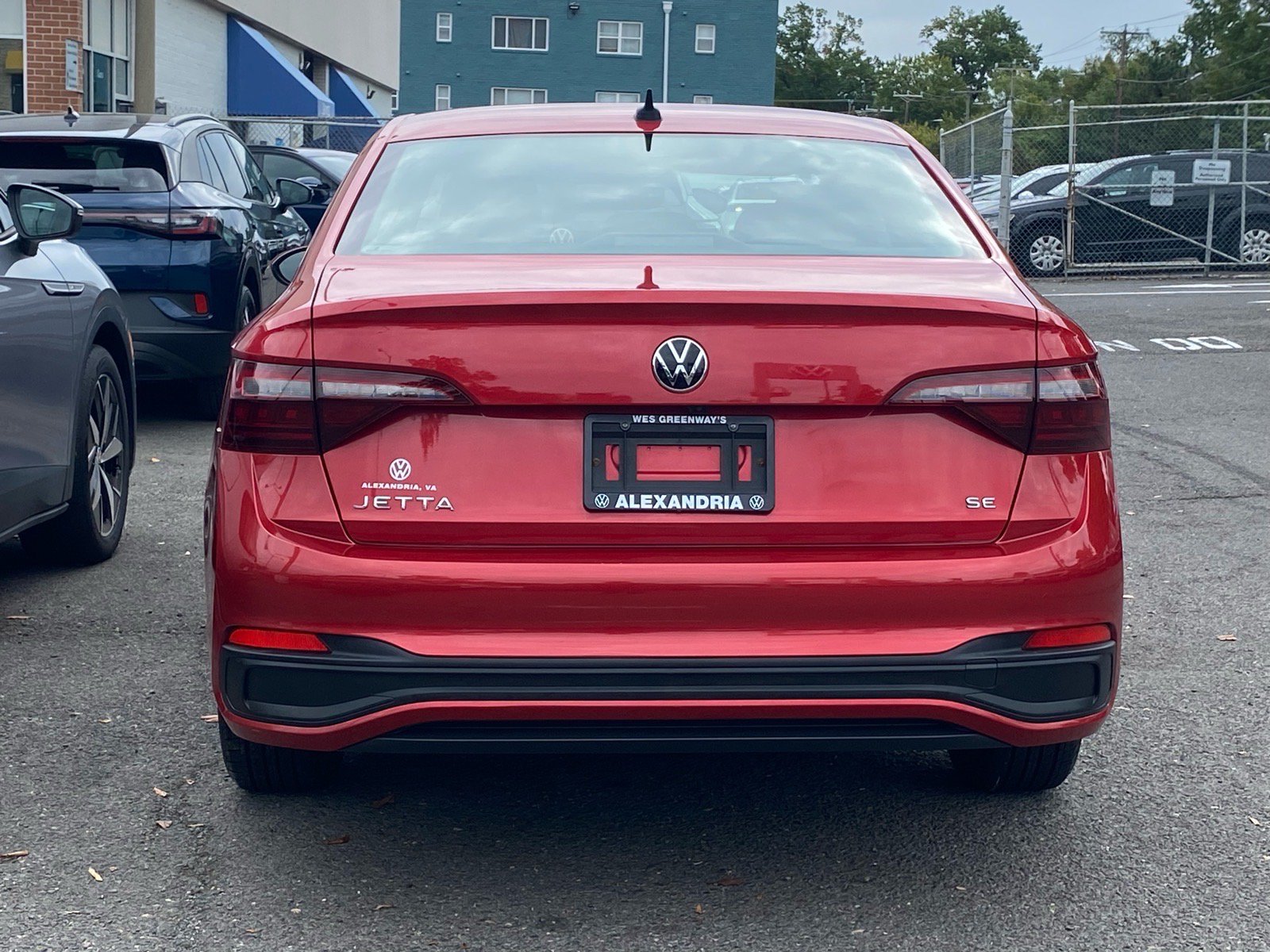 Certified 2022 Volkswagen Jetta SE w/ Panoramic Sunroof Package FWD image 4