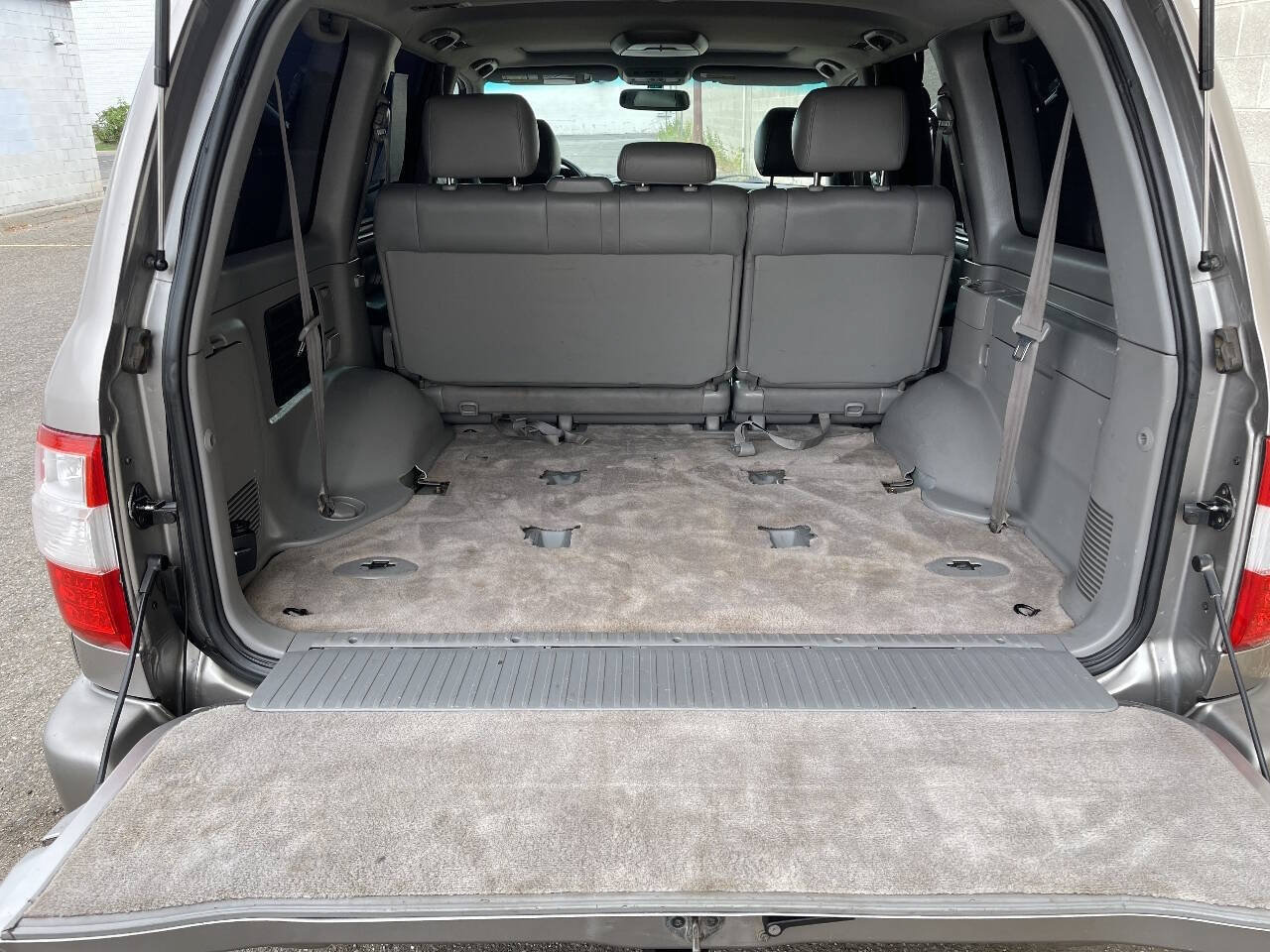 Used 2004 Toyota Land Cruiser AWD/4WD image 12