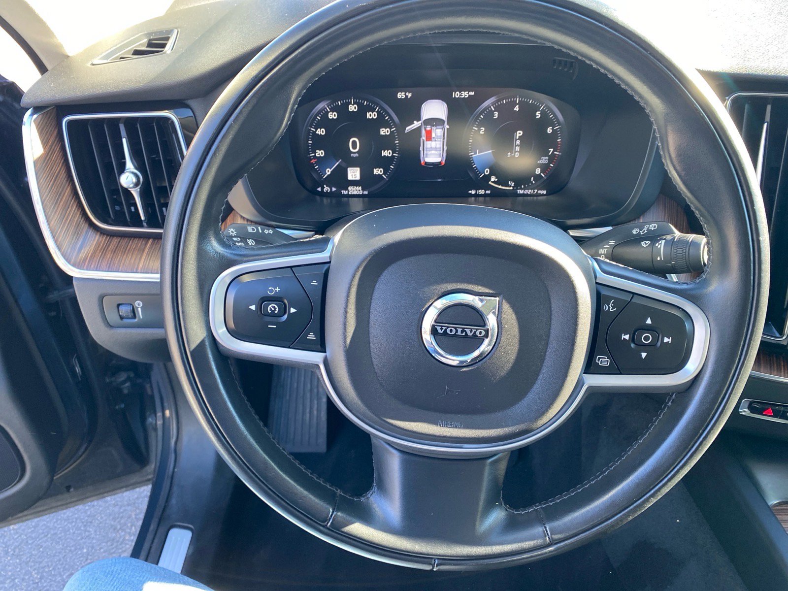 Used 2021 Volvo XC60 T6 Momentum image 10