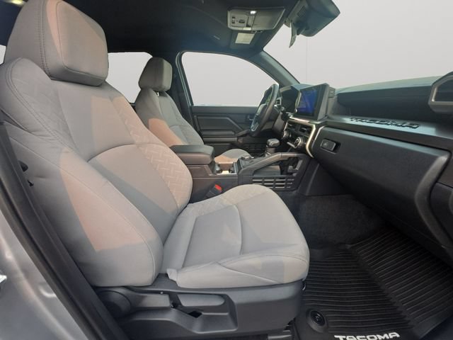 Certified 2025 Toyota Tacoma SR5 AWD/4WD image 14