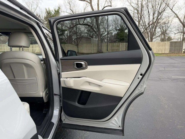 Used 2023 Kia Sorento X-Line EX image 24
