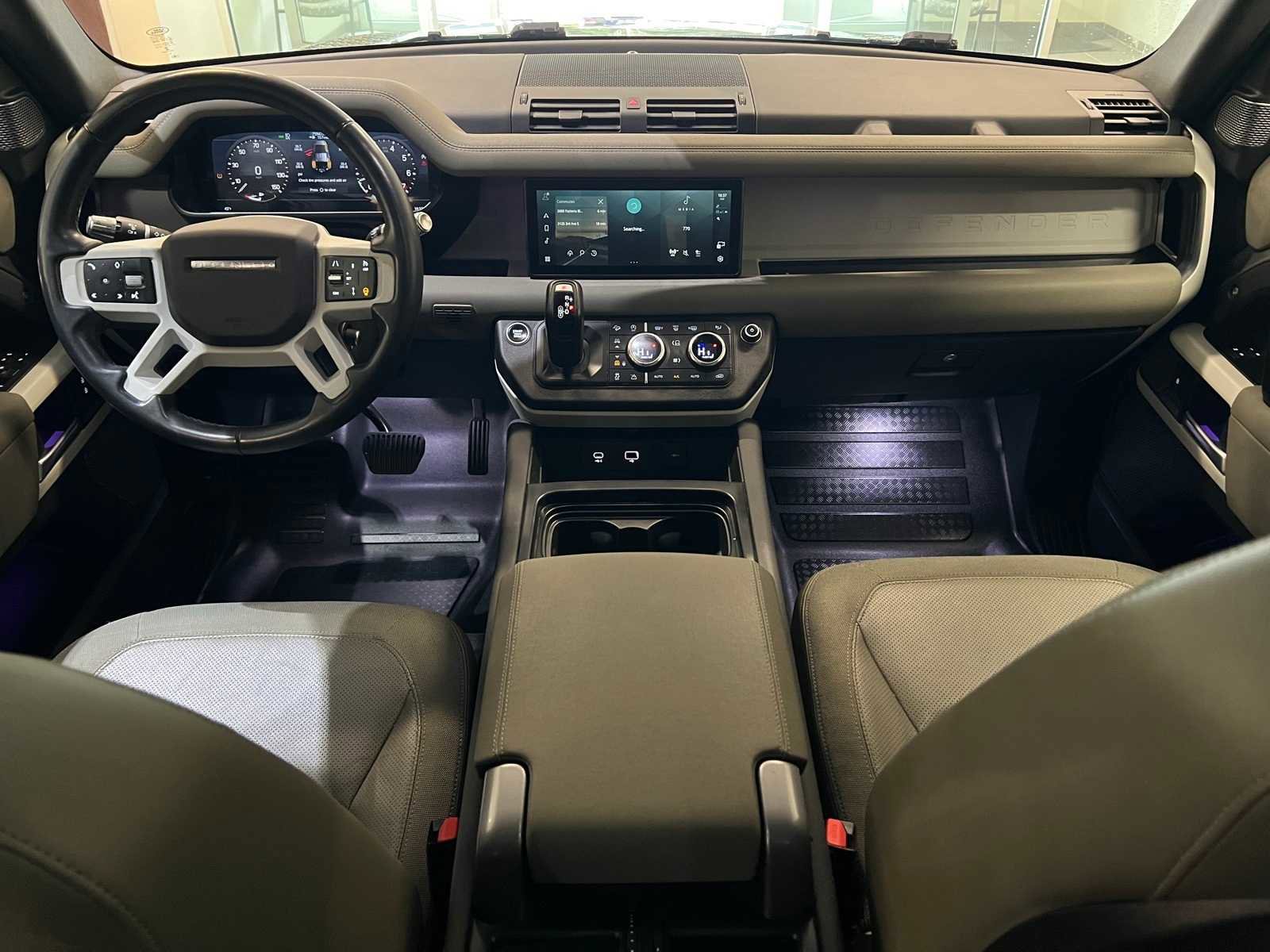 Used 2020 Land Rover Defender 110 SE image 10