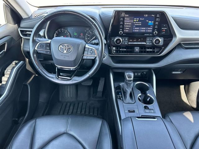 Used 2021 Toyota Highlander XLE image 15