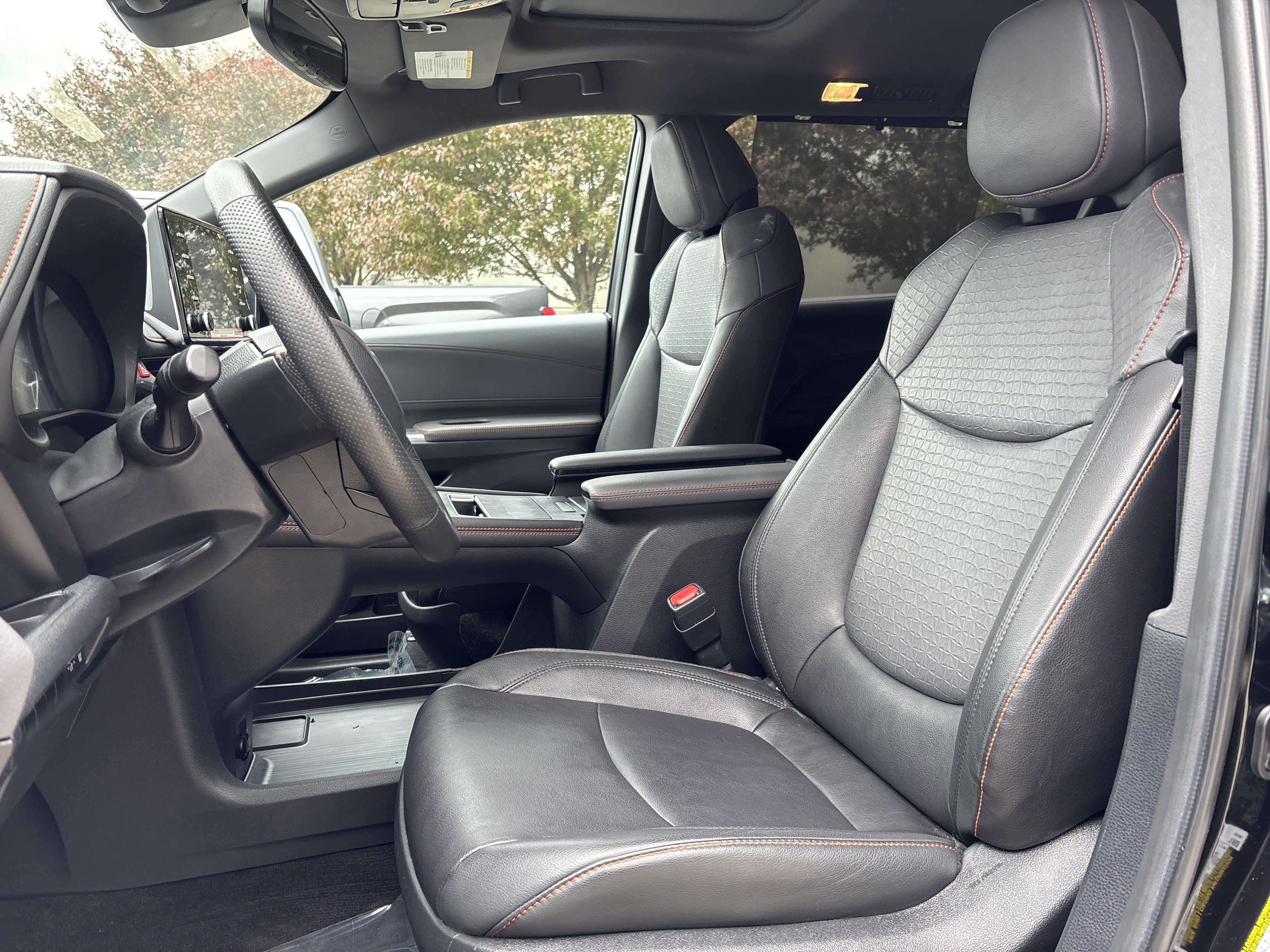 Used 2024 Toyota Sienna XSE FWD image 15