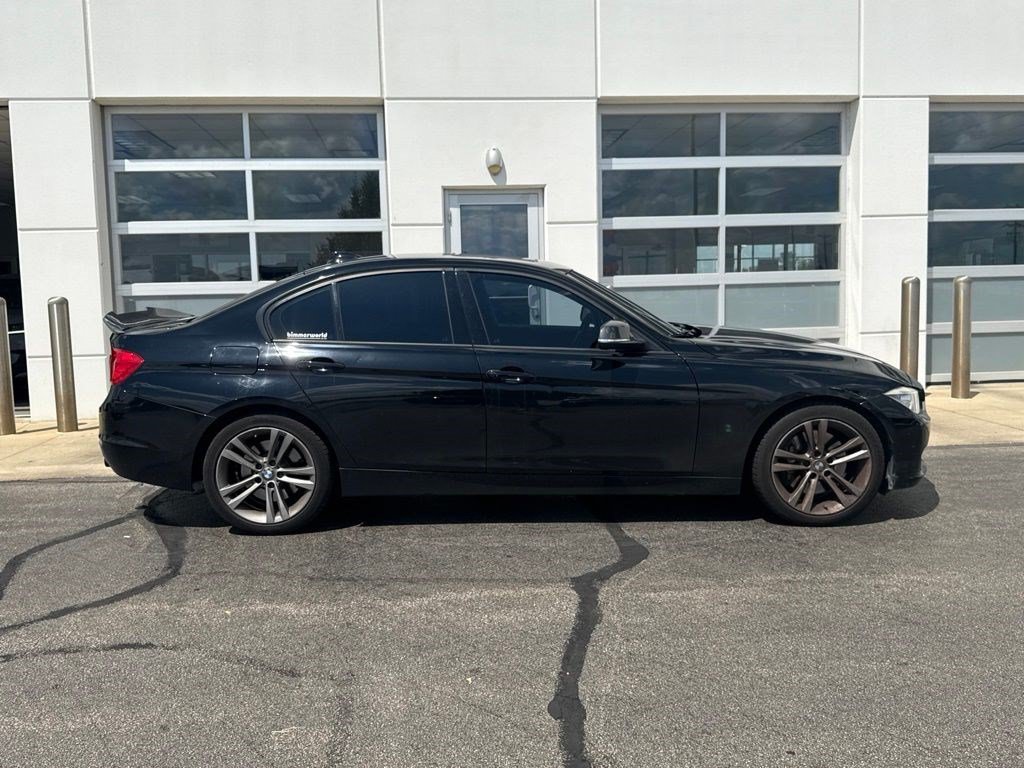 Used 2013 BMW 335i xDrive Sedan AWD/4WD image 3