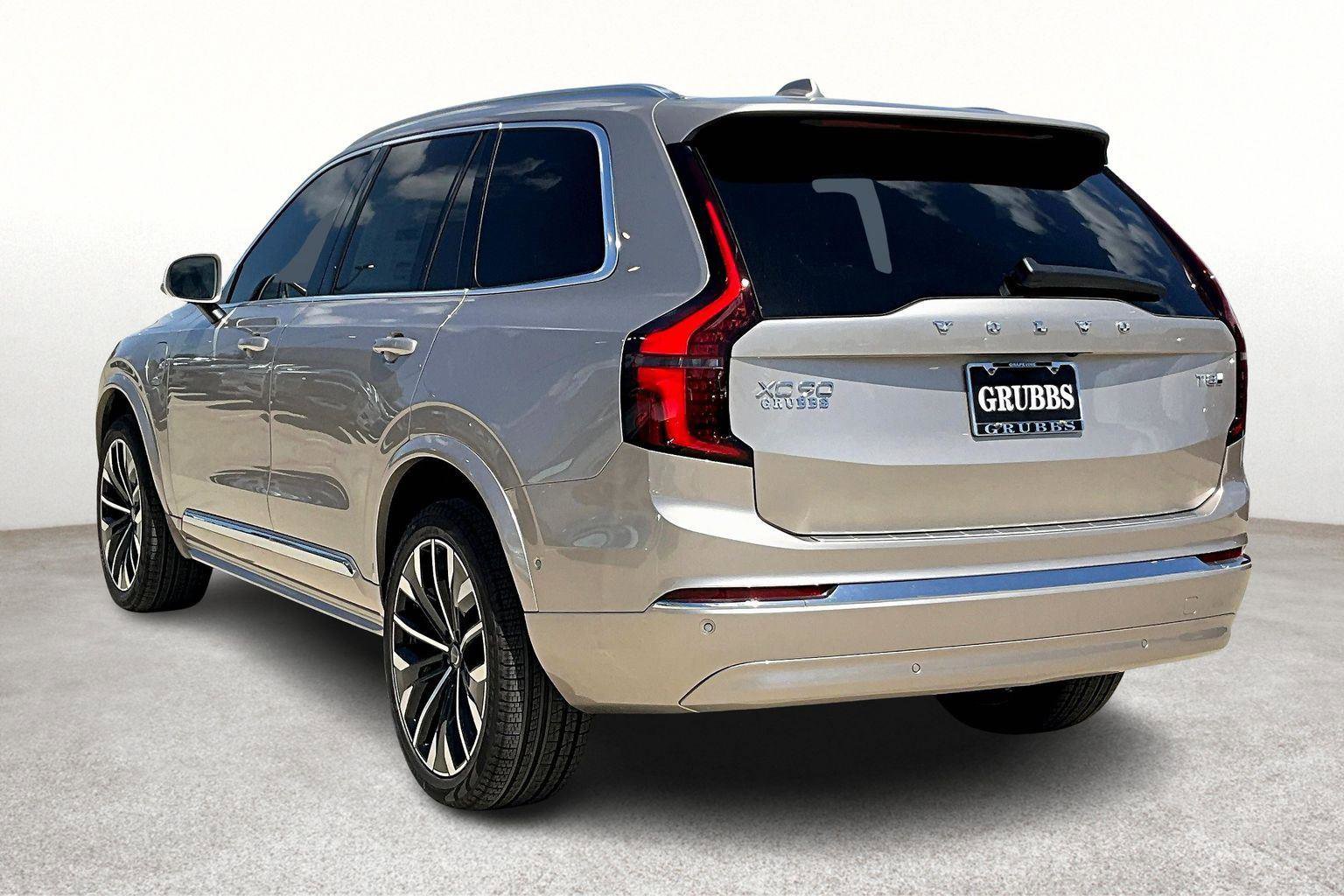 New 2026 Volvo XC90 T8 Plus image 4