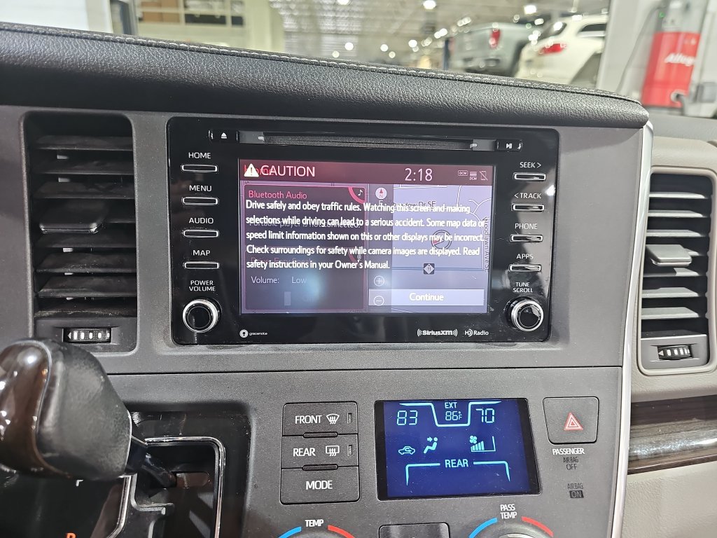 Used 2018 Toyota Sienna XLE Premium AWD/4WD image 28