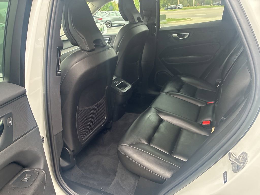 Used 2023 Volvo XC60 B5 Core w/ Climate Package AWD/4WD image 6