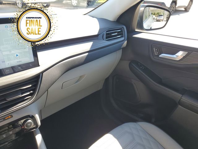 Used 2024 Ford Escape Platinum w/ Premium Technology Package image 31