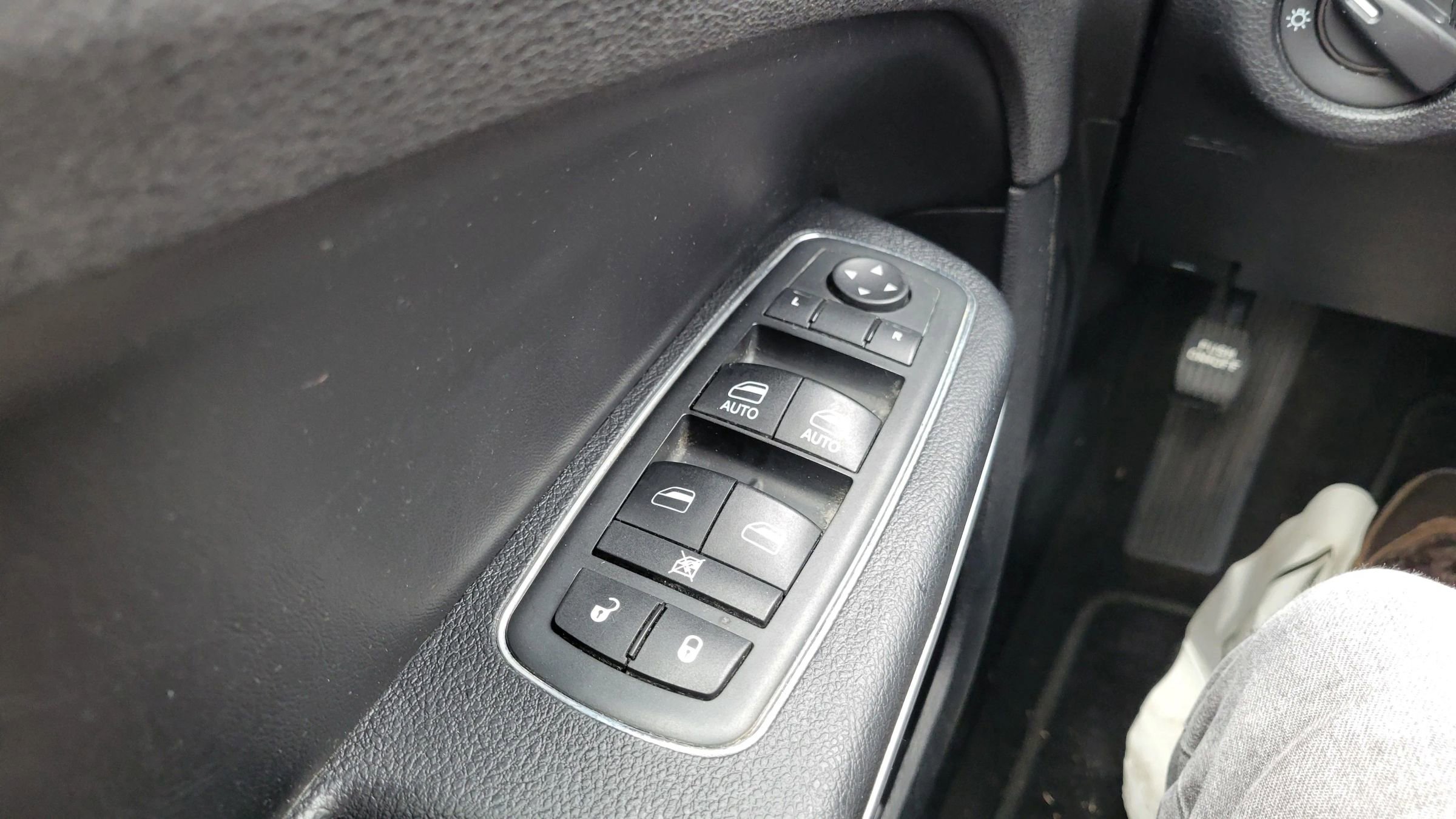 Used 2013 Chrysler 300 image 15