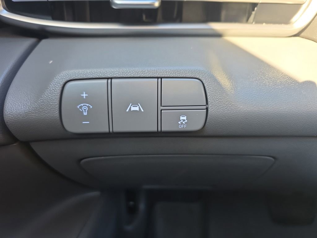 Used 2022 Hyundai Elantra SEL image 33