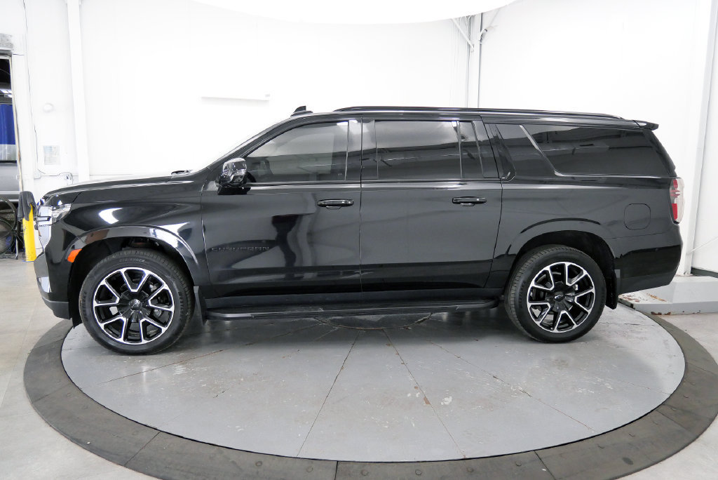 Used 2023 Chevrolet Suburban RST w/ Luxury Package AWD/4WD image 5