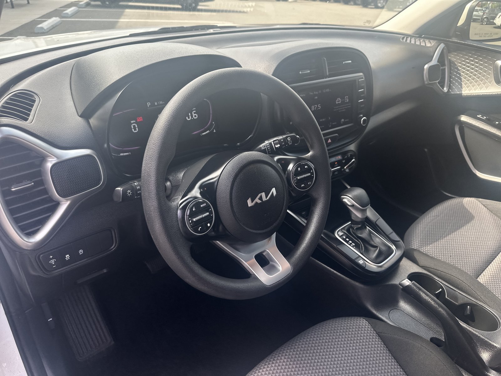 Used 2024 Kia Soul LX FWD image 19