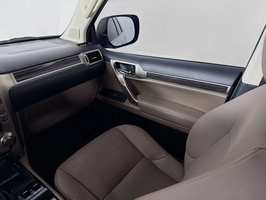 Used 2020 Lexus GX 460 Premium w/ Premium Package AWD/4WD image 24