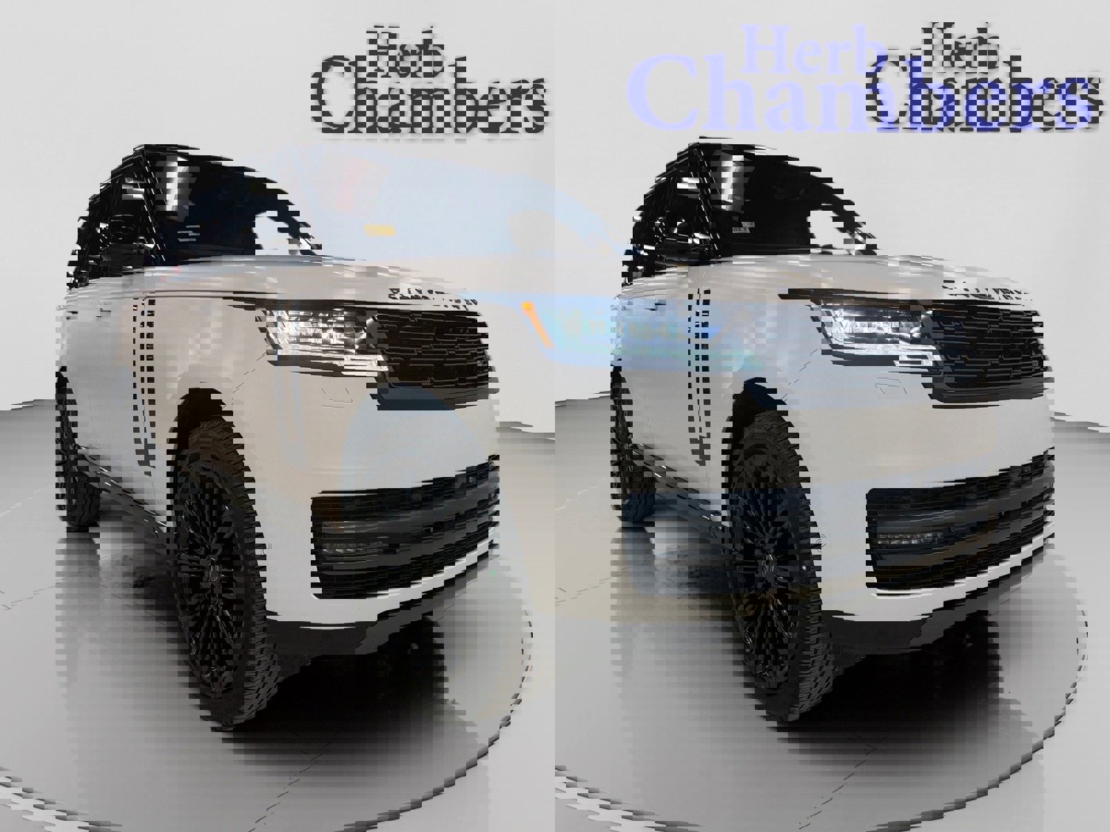 Used 2023 Land Rover Range Rover SE image 1