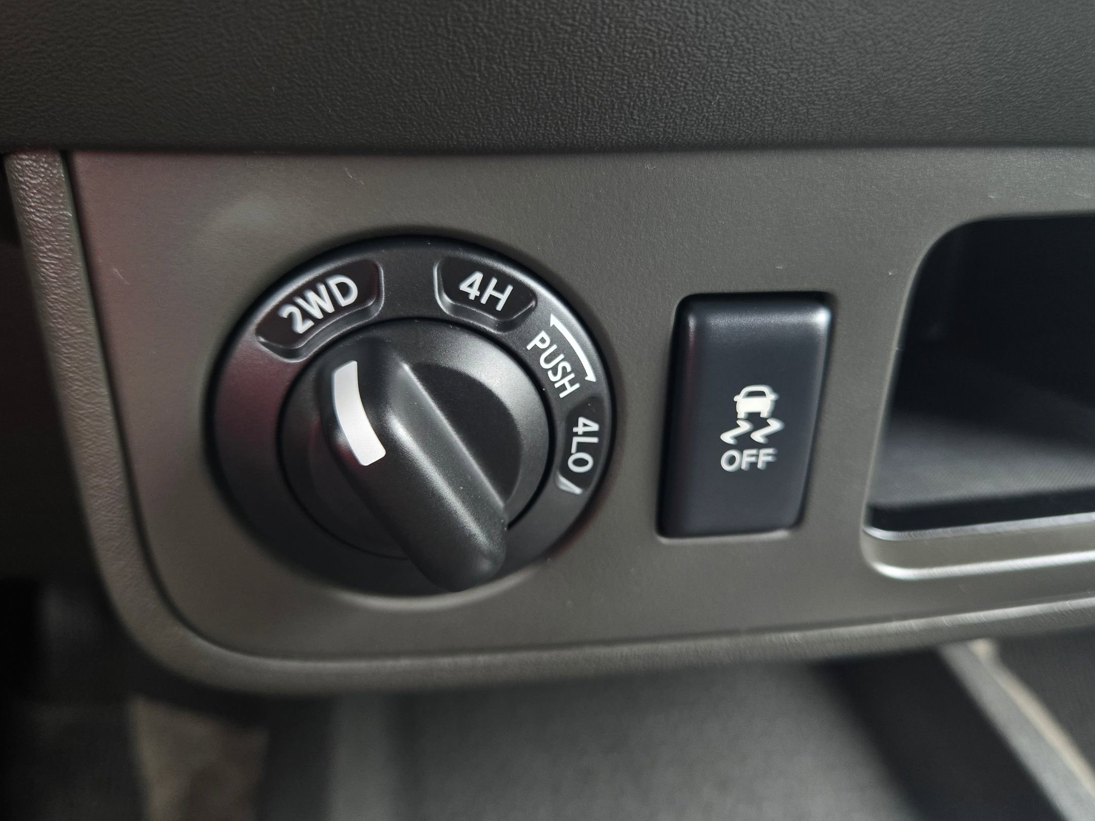 Used 2014 Nissan Xterra X AWD/4WD image 28