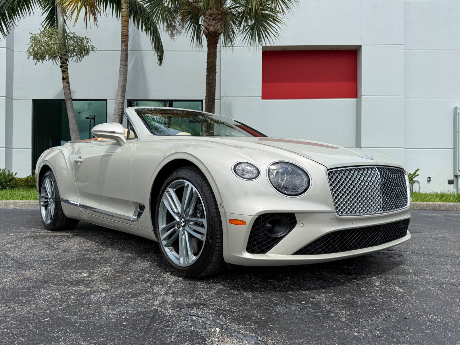 Used 2023 Bentley Continental GT Mulliner AWD/4WD image 11