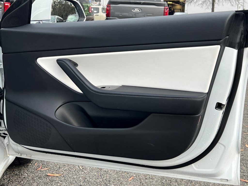 Used 2018 Tesla Model 3 Long Range image 8