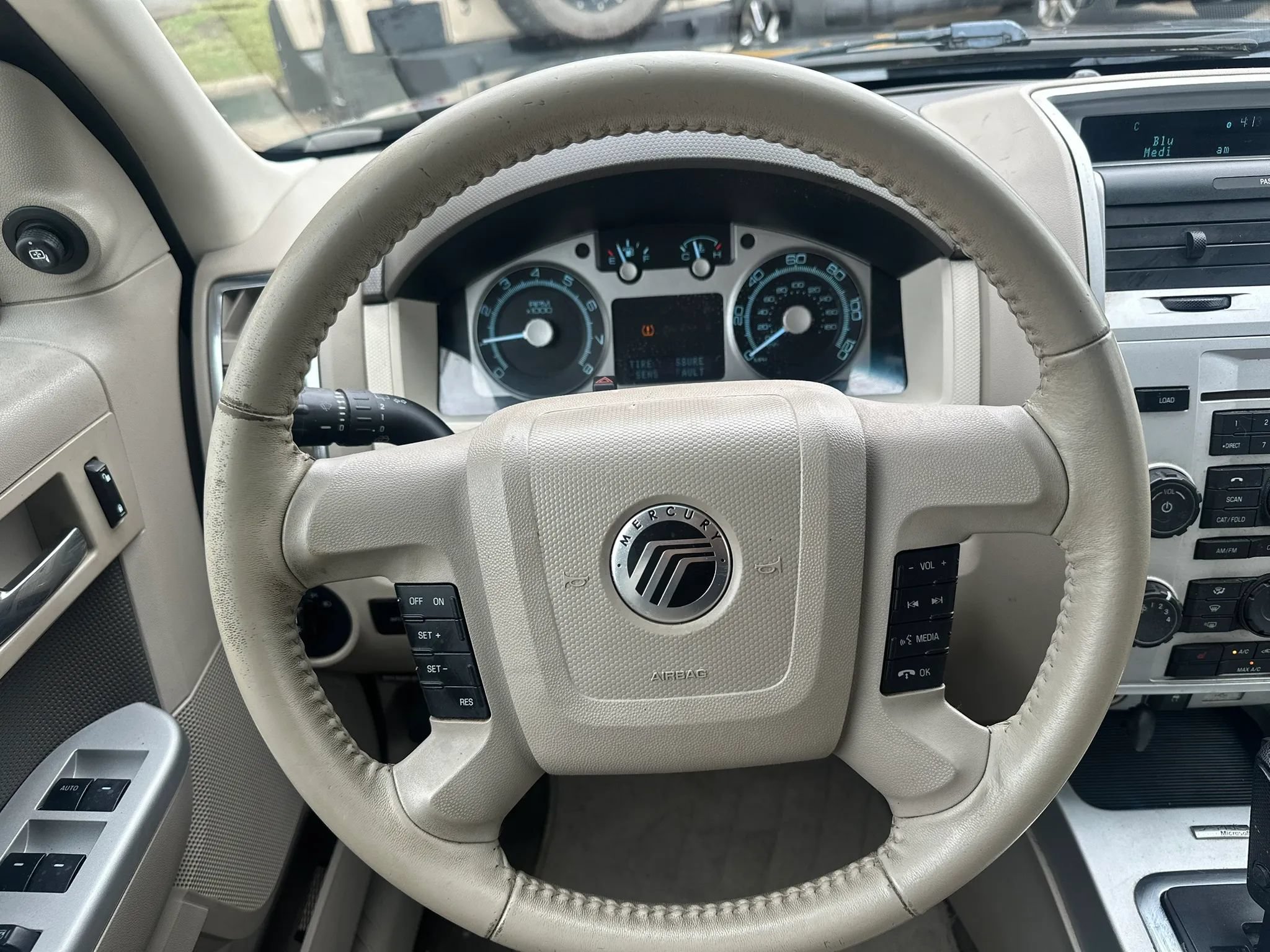 Used 2010 Mercury Mariner Premier AWD/4WD image 14