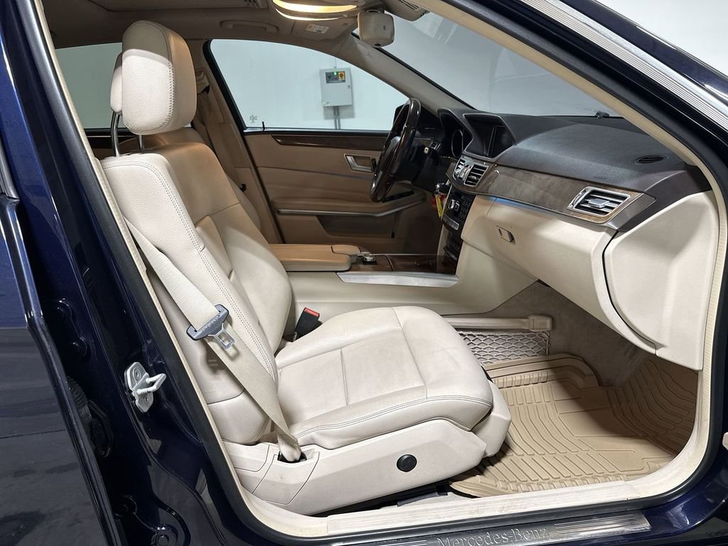Used 2014 Mercedes-Benz E 350 4MATIC Sedan image 23