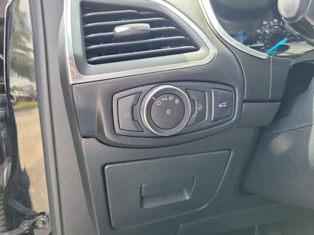 Used 2016 Ford Edge Titanium w/ Technology Package FWD image 15